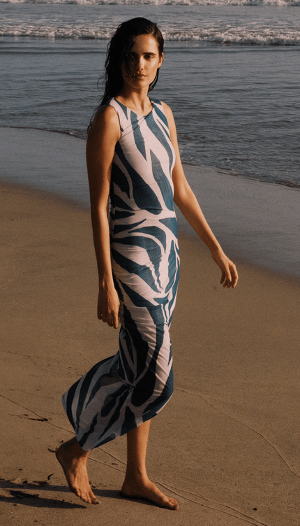 Vestido Maxi Playa Azul, Colección Pacifico - Bari, los mejores trajes de baño y Bikinis. Diseño y tecnología juntos.
