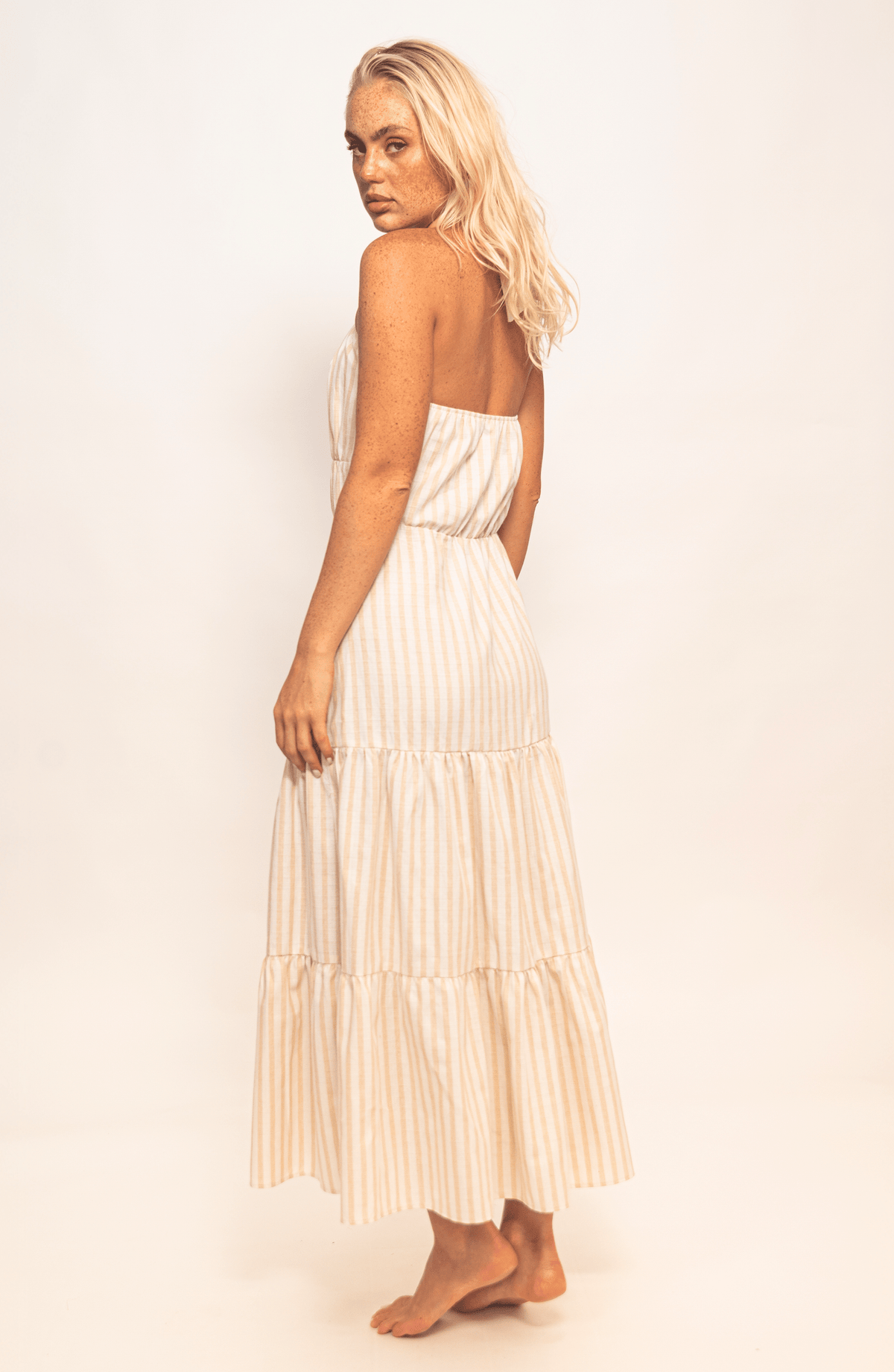 Vestido Maxi Rayas, Colección ODISEA - Bari, los mejores trajes de baño y Bikinis. Diseño y tecnología juntos.