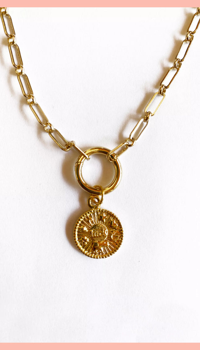Collar Medalla Oro Good Luck - Bari, los mejores trajes de baño en México.