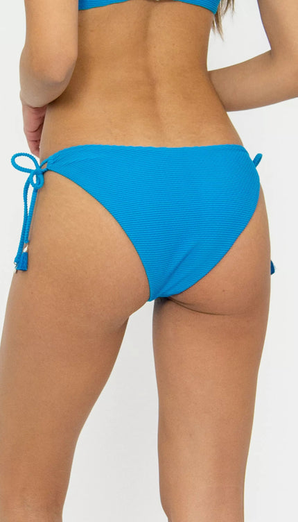 Panty Chica Amarres Bikini Azul Bailando Entre Palmas - Bari, los mejores trajes de baño en México.