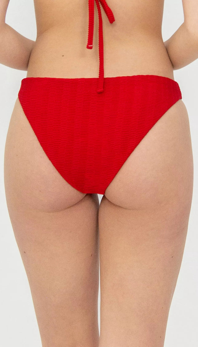 Panty Normal Bikini Rojo Bailando Entre Palmas - Bari, los mejores trajes de baño y Bikinis. Diseño y tecnología juntos.