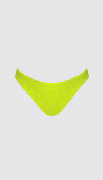 Panty Normal Plisada Bikini Verde Bailando Entre Palmas - Bari, los mejores trajes de baño en México.
