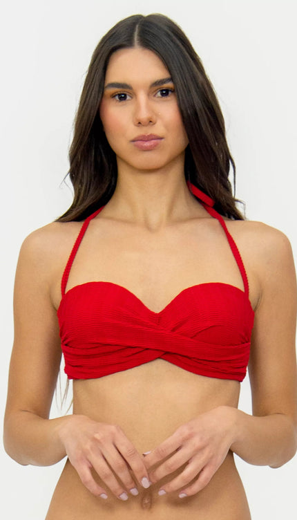 Top Bikini Strapless Rojo Copa Moldeada Bailando Entre Palmas - Bari, los mejores trajes de baño en México.