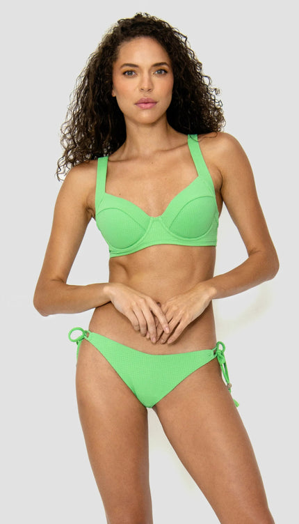 Top Bikini Verde Copa Preformada Essentials Aurora - Bari, los mejores trajes de baño y Bikinis. Diseño y tecnología juntos.
